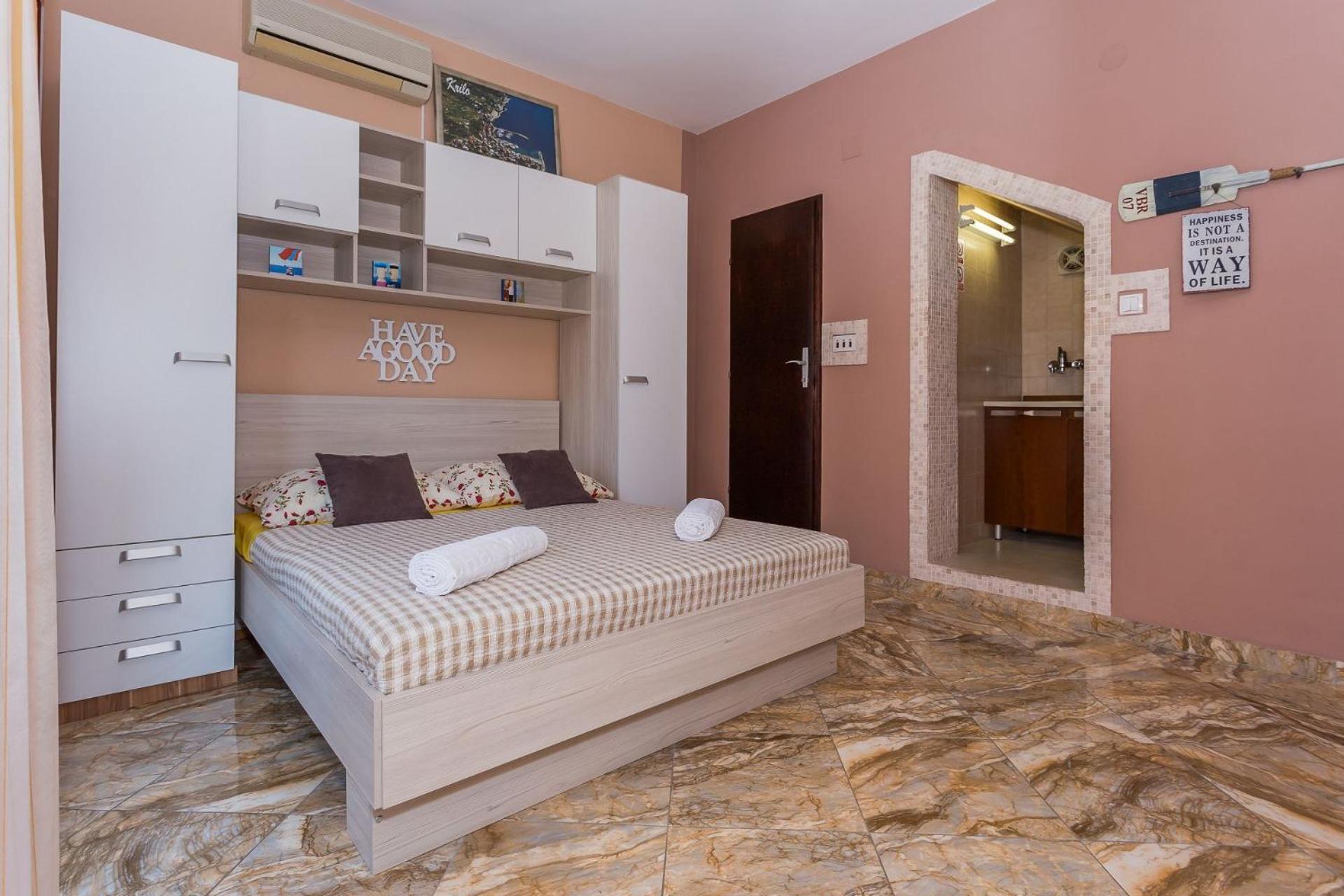 Apartments Verica - 15 M From Beach Krilo Kültér fotó